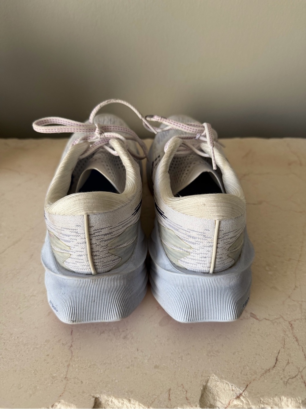 Asics Novablast Women's 9.5, White Dive Blue - Picture 4 of 7